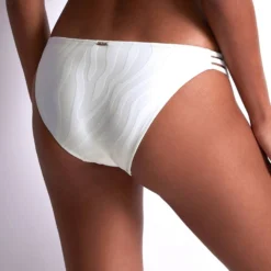 Aubade Bas De Maillot Bain Slip Minicoeur Coconut Sand 8 Aubade Bas De Maillot Bain Slip Minicoeur Coconut Sand -sous-vêtement boutique 1600x1600 aubade bas de maillot bain slip minicoeur coconut sand p2 03 15032023