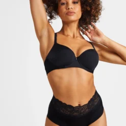 Aubade Culotte Haute Sweetessence Noir 10 Aubade Culotte Haute Sweetessence Noir -sous-vêtement boutique 1600x1600 aubade culotte haute sweetessence noir p4 54 10082022