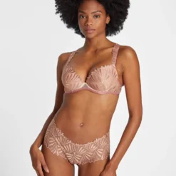 Aubade Soutien-Gorge Plunge Coque Sensory Illusion Silk Rose -sous-vêtement boutique 1600x1600 aubade soutien gorge plung coque sensory illusion silk rose p3 26 06072022