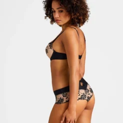 Aubade Soutien-Gorge Plunge Coussinet Lovessence Noir 7 Aubade Soutien-Gorge Plunge Coussinet Lovessence Noir -sous-vêtement boutique 1600x1600 aubade soutien gorge plunge coussinet lovessence noir p2 42 15082022