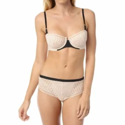 TRIUMPH Soutien-gorge Sublime Essence Poudre 7 TRIUMPH Soutien-gorge Sublime Essence Poudre -sous-vêtement boutique 1600x1600 triumph soutien gorge sublime essence poudre p3 35 04042018